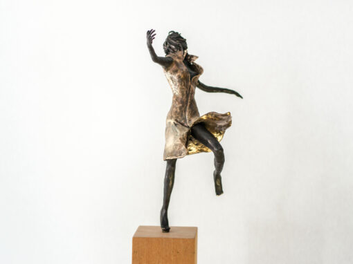 Woman in the Wind bronze partly dark brown patinated